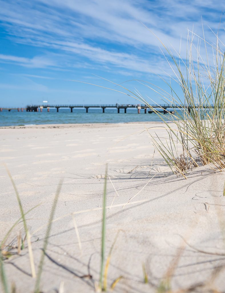Das Vju Hotel auf Rügen als Ort für die Wochenend-Retreats von Barbara Pascaly. 8 Stunden Vinyasa Flow, Yin Yoga, Trigger Point Release und Yoga on Beat.