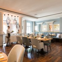 Das Vju Hotel auf Rügen als Ort für die Wochenend-Retreats von Barbara Pascaly. 8 Stunden Vinyasa Flow, Yin Yoga, Trigger Point Release und Yoga on Beat.