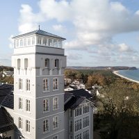 Das Vju Hotel auf Rügen als Ort für die Wochenend-Retreats von Barbara Pascaly. 8 Stunden Vinyasa Flow, Yin Yoga, Trigger Point Release und Yoga on Beat.
