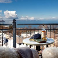 Das Vju Hotel auf Rügen als Ort für die Wochenend-Retreats von Barbara Pascaly. 8 Stunden Vinyasa Flow, Yin Yoga, Trigger Point Release und Yoga on Beat.